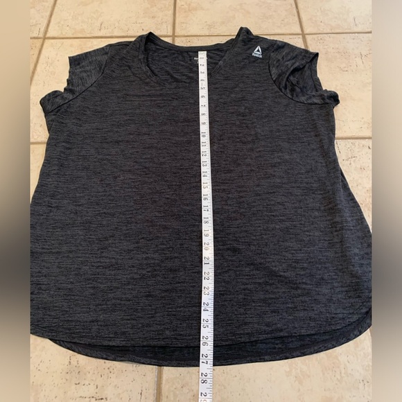 💜 Reebok Performance Dark Gray V-Neck Activewear T-Shirt - Size 2X - Picture 6 of 6